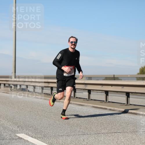 03.10.2025 - Köhlbrandbrückenlauf Yannick Fuchs http://msf.ph/oto/9185719 03.10.2025 11:43:38 Position 3  meine-sportfotos.de