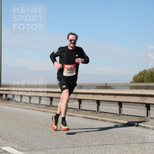 03.10.2025 - Köhlbrandbrückenlauf Yannick Fuchs http://msf.ph/oto/9185722 03.10.2025 11:43:38 Position 3 6390 meine-sportfotos.de