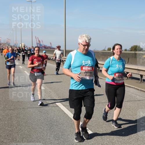 03.10.2025 - Köhlbrandbrückenlauf Yannick Fuchs http://msf.ph/oto/9185726 03.10.2025 12:04:45 Position 3 6544, 6545 meine-sportfotos.de