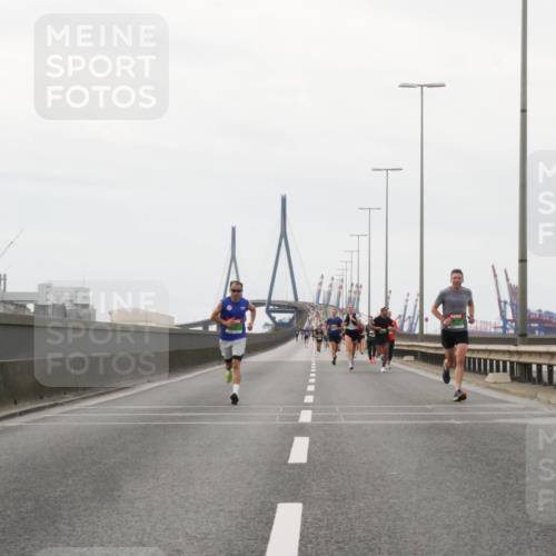03.10.2025 - Köhlbrandbrückenlauf Matties Gatica Varas http://msf.ph/oto/9185727 03.10.2025 15:43:13 Position 3  meine-sportfotos.de
