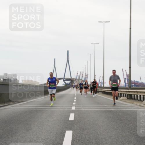 03.10.2025 - Köhlbrandbrückenlauf Matties Gatica Varas http://msf.ph/oto/9185729 03.10.2025 15:43:14 Position 3  meine-sportfotos.de