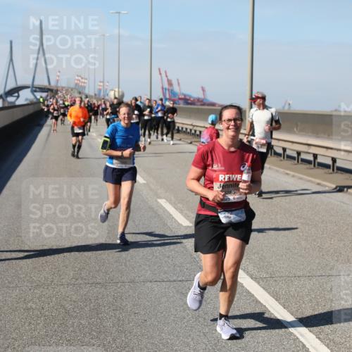 03.10.2025 - Köhlbrandbrückenlauf Yannick Fuchs http://msf.ph/oto/9185733 03.10.2025 12:04:46 Position 3 5510, 5780 meine-sportfotos.de