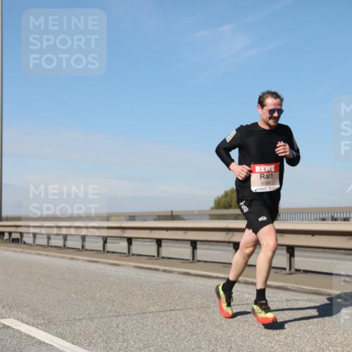 03.10.2025 - Köhlbrandbrückenlauf Yannick Fuchs http://msf.ph/oto/9185735 03.10.2025 11:43:39 Position 3 6390 meine-sportfotos.de