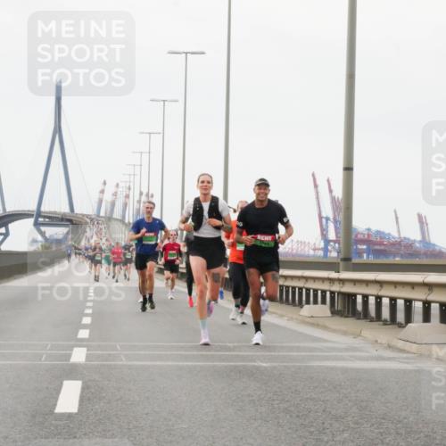 03.10.2025 - Köhlbrandbrückenlauf Matties Gatica Varas http://msf.ph/oto/9185742 03.10.2025 15:43:20 Position 3  meine-sportfotos.de