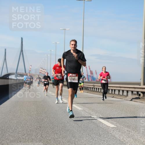 03.10.2025 - Köhlbrandbrückenlauf Yannick Fuchs http://msf.ph/oto/9185751 03.10.2025 11:43:40 Position 3 6732 meine-sportfotos.de