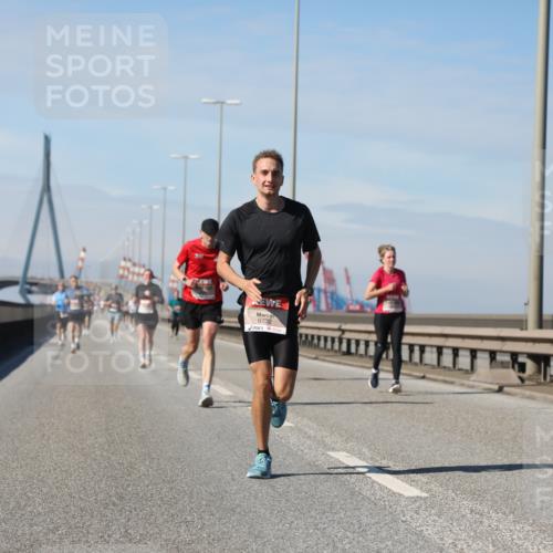 03.10.2025 - Köhlbrandbrückenlauf Yannick Fuchs http://msf.ph/oto/9185753 03.10.2025 11:43:40 Position 3 6732 meine-sportfotos.de