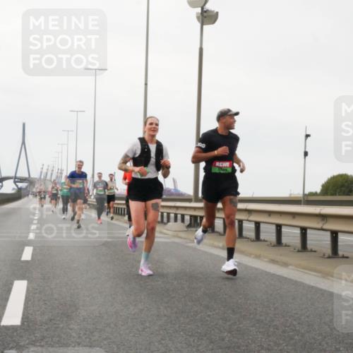 03.10.2025 - Köhlbrandbrückenlauf Matties Gatica Varas http://msf.ph/oto/9185758 03.10.2025 15:43:23 Position 3  meine-sportfotos.de