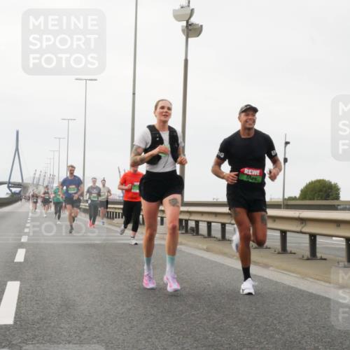 03.10.2025 - Köhlbrandbrückenlauf Matties Gatica Varas http://msf.ph/oto/9185761 03.10.2025 15:43:24 Position 3  meine-sportfotos.de