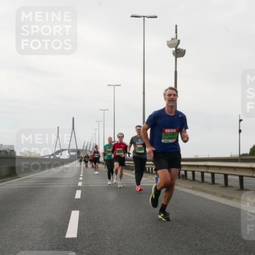 03.10.2025 - Köhlbrandbrückenlauf Matties Gatica Varas http://msf.ph/oto/9185770 03.10.2025 15:43:28 Position 3  meine-sportfotos.de