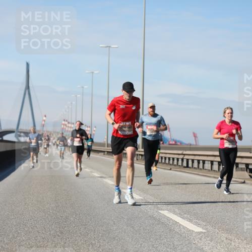 03.10.2025 - Köhlbrandbrückenlauf Yannick Fuchs http://msf.ph/oto/9185771 03.10.2025 11:43:42 Position 3  meine-sportfotos.de