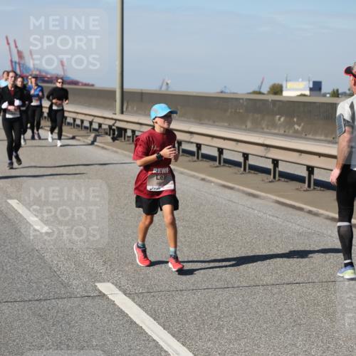 03.10.2025 - Köhlbrandbrückenlauf Yannick Fuchs http://msf.ph/oto/9185773 03.10.2025 12:04:49 Position 3 6619 meine-sportfotos.de