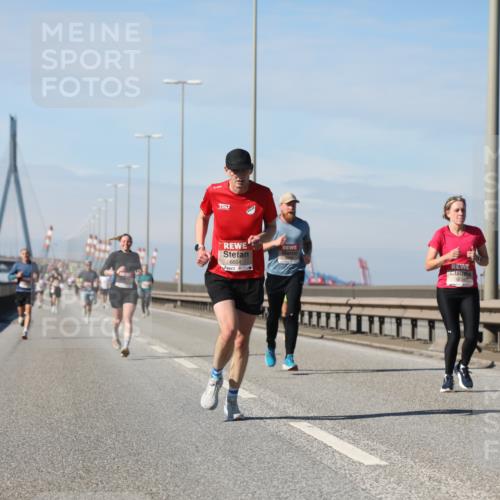 03.10.2025 - Köhlbrandbrückenlauf Yannick Fuchs http://msf.ph/oto/9185778 03.10.2025 11:43:42 Position 3 15, 6654 meine-sportfotos.de