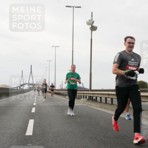 03.10.2025 - Köhlbrandbrückenlauf Matties Gatica Varas http://msf.ph/oto/9185780 03.10.2025 15:43:30 Position 3  meine-sportfotos.de