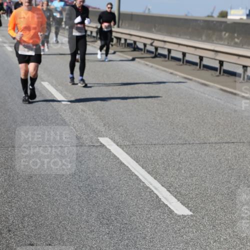 03.10.2025 - Köhlbrandbrückenlauf Yannick Fuchs http://msf.ph/oto/9185786 03.10.2025 12:04:51 Position 3  meine-sportfotos.de