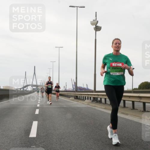 03.10.2025 - Köhlbrandbrückenlauf Matties Gatica Varas http://msf.ph/oto/9185787 03.10.2025 15:43:32 Position 3 9438 meine-sportfotos.de