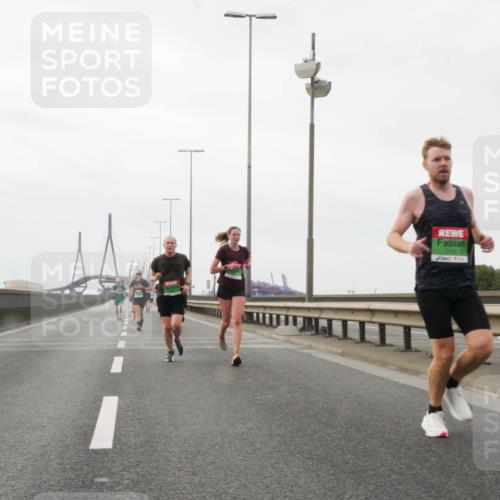 03.10.2025 - Köhlbrandbrückenlauf Matties Gatica Varas http://msf.ph/oto/9185798 03.10.2025 15:43:36 Position 3 7131 meine-sportfotos.de