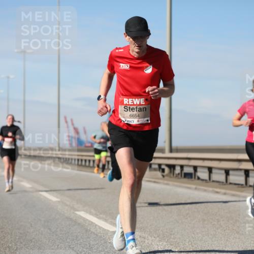 03.10.2025 - Köhlbrandbrückenlauf Yannick Fuchs http://msf.ph/oto/9185800 03.10.2025 11:43:44 Position 3 15, 6654 meine-sportfotos.de