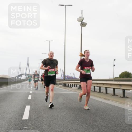 03.10.2025 - Köhlbrandbrückenlauf Matties Gatica Varas http://msf.ph/oto/9185805 03.10.2025 15:43:38 Position 3  meine-sportfotos.de