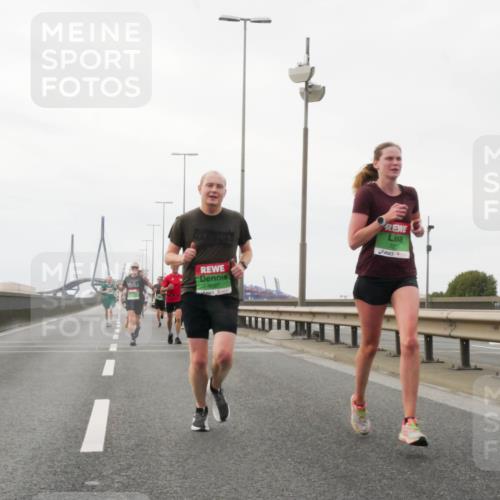 03.10.2025 - Köhlbrandbrückenlauf Matties Gatica Varas http://msf.ph/oto/9185808 03.10.2025 15:43:38 Position 3 9087, 705 meine-sportfotos.de