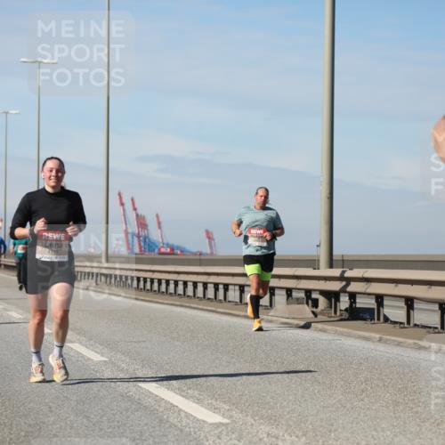03.10.2025 - Köhlbrandbrückenlauf Yannick Fuchs http://msf.ph/oto/9185813 03.10.2025 11:43:45 Position 3 4111, 4234 meine-sportfotos.de