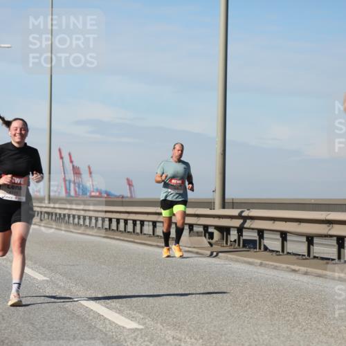 03.10.2025 - Köhlbrandbrückenlauf Yannick Fuchs http://msf.ph/oto/9185818 03.10.2025 11:43:45 Position 3 4111 meine-sportfotos.de