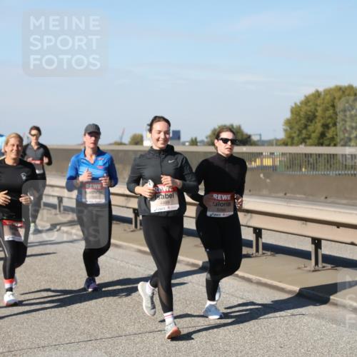 03.10.2025 - Köhlbrandbrückenlauf Yannick Fuchs http://msf.ph/oto/9185820 03.10.2025 12:04:56 Position 3 6110, 4489, 5288 meine-sportfotos.de