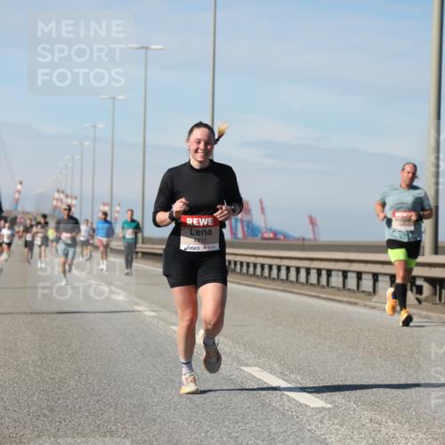 03.10.2025 - Köhlbrandbrückenlauf Yannick Fuchs http://msf.ph/oto/9185821 03.10.2025 11:43:46 Position 3 4111 meine-sportfotos.de
