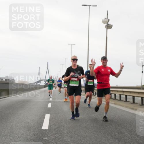03.10.2025 - Köhlbrandbrückenlauf Matties Gatica Varas http://msf.ph/oto/9185824 03.10.2025 15:43:42 Position 3 7570 meine-sportfotos.de