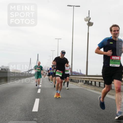 03.10.2025 - Köhlbrandbrückenlauf Matties Gatica Varas http://msf.ph/oto/9185833 03.10.2025 15:43:44 Position 3 7107 meine-sportfotos.de