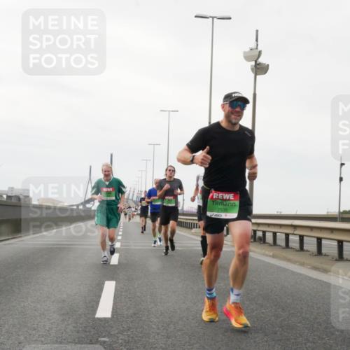 03.10.2025 - Köhlbrandbrückenlauf Matties Gatica Varas http://msf.ph/oto/9185838 03.10.2025 15:43:45 Position 3 7535 meine-sportfotos.de