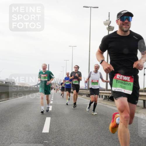 03.10.2025 - Köhlbrandbrückenlauf Matties Gatica Varas http://msf.ph/oto/9185840 03.10.2025 15:43:45 Position 3 7535 meine-sportfotos.de
