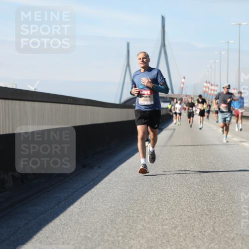 03.10.2025 - Köhlbrandbrückenlauf Yannick Fuchs http://msf.ph/oto/9185841 03.10.2025 11:43:48 Position 3 4020 meine-sportfotos.de