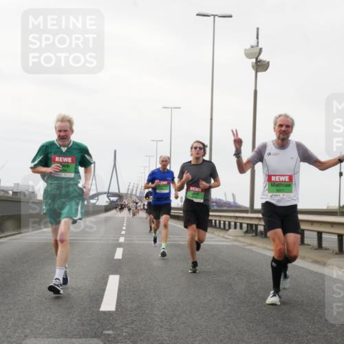 03.10.2025 - Köhlbrandbrückenlauf Matties Gatica Varas http://msf.ph/oto/9185844 03.10.2025 15:43:46 Position 3 9057 meine-sportfotos.de