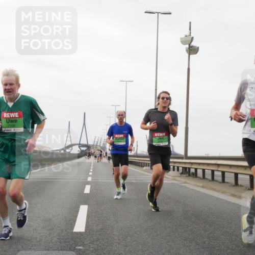 03.10.2025 - Köhlbrandbrückenlauf Matties Gatica Varas http://msf.ph/oto/9185847 03.10.2025 15:43:47 Position 3 9057, 7109 meine-sportfotos.de