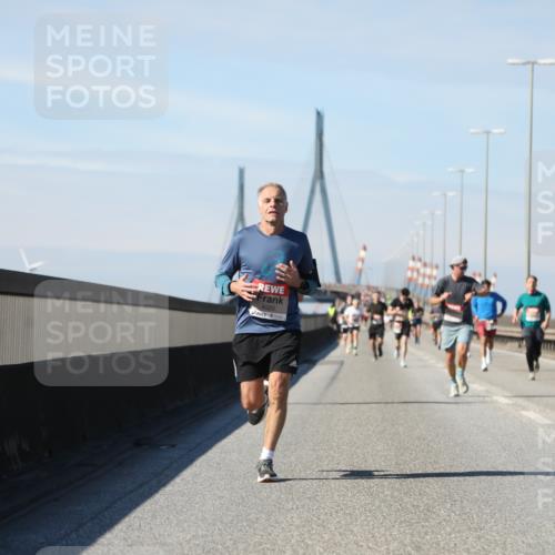 03.10.2025 - Köhlbrandbrückenlauf Yannick Fuchs http://msf.ph/oto/9185848 03.10.2025 11:43:48 Position 3 4020 meine-sportfotos.de