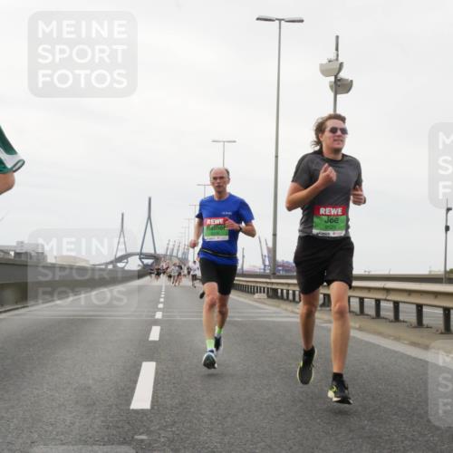 03.10.2025 - Köhlbrandbrückenlauf Matties Gatica Varas http://msf.ph/oto/9185849 03.10.2025 15:43:47 Position 3 9, 9521 meine-sportfotos.de