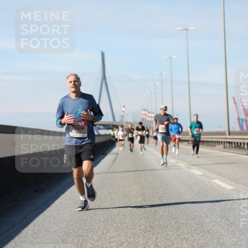 03.10.2025 - Köhlbrandbrückenlauf Yannick Fuchs http://msf.ph/oto/9185855 03.10.2025 11:43:49 Position 3 4020 meine-sportfotos.de