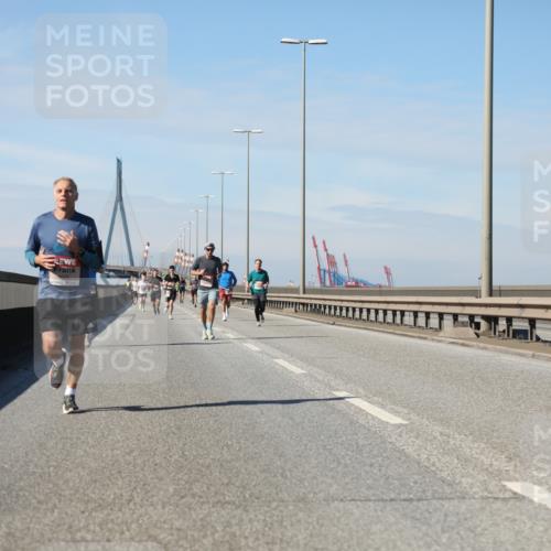 03.10.2025 - Köhlbrandbrückenlauf Yannick Fuchs http://msf.ph/oto/9185858 03.10.2025 11:43:49 Position 3  meine-sportfotos.de