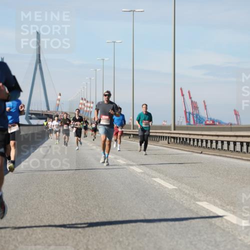 03.10.2025 - Köhlbrandbrückenlauf Yannick Fuchs http://msf.ph/oto/9185860 03.10.2025 11:43:49 Position 3  meine-sportfotos.de