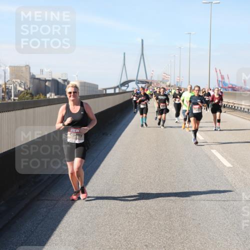 03.10.2025 - Köhlbrandbrückenlauf Yannick Fuchs http://msf.ph/oto/9185861 03.10.2025 12:05:00 Position 3  meine-sportfotos.de