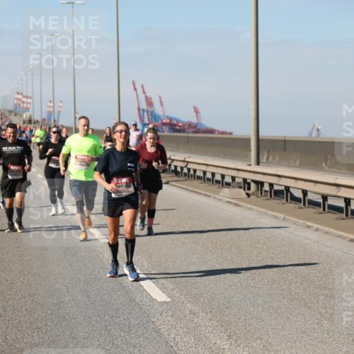 03.10.2025 - Köhlbrandbrückenlauf Yannick Fuchs http://msf.ph/oto/9185869 03.10.2025 12:05:01 Position 3 6577, 5195 meine-sportfotos.de