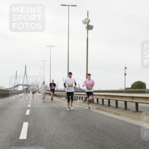 03.10.2025 - Köhlbrandbrückenlauf Matties Gatica Varas http://msf.ph/oto/9185870 03.10.2025 15:43:59 Position 3  meine-sportfotos.de
