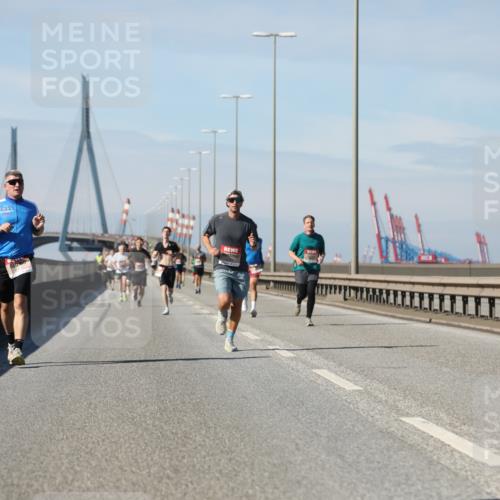 03.10.2025 - Köhlbrandbrückenlauf Yannick Fuchs http://msf.ph/oto/9185873 03.10.2025 11:43:50 Position 3  meine-sportfotos.de