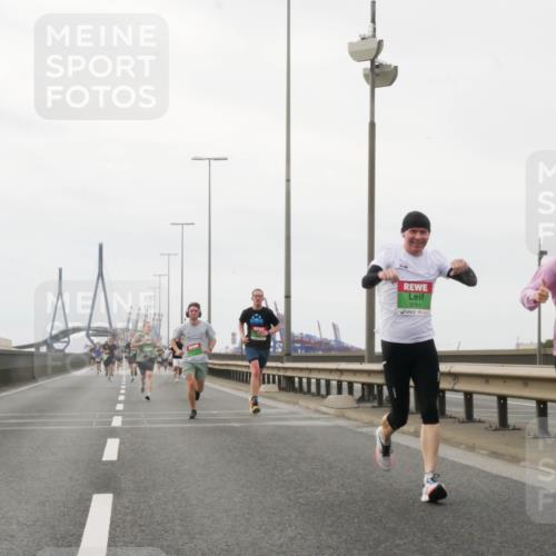 03.10.2025 - Köhlbrandbrückenlauf Matties Gatica Varas http://msf.ph/oto/9185876 03.10.2025 15:44:01 Position 3 8761 meine-sportfotos.de