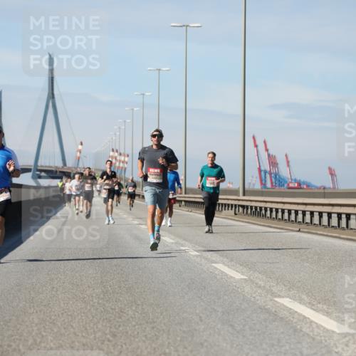 03.10.2025 - Köhlbrandbrückenlauf Yannick Fuchs http://msf.ph/oto/9185878 03.10.2025 11:43:50 Position 3  meine-sportfotos.de