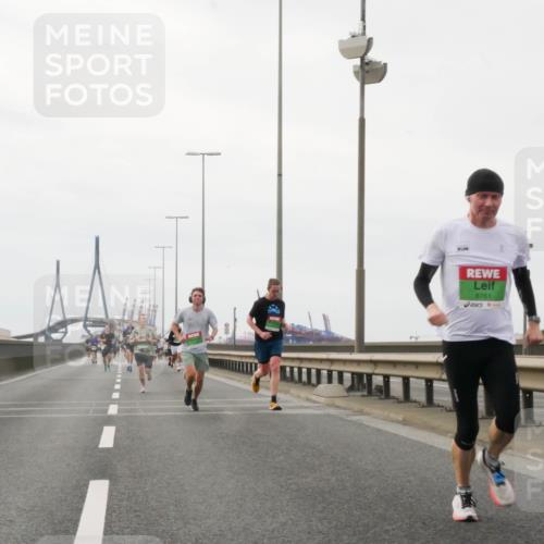 03.10.2025 - Köhlbrandbrückenlauf Matties Gatica Varas http://msf.ph/oto/9185879 03.10.2025 15:44:01 Position 3 8761 meine-sportfotos.de