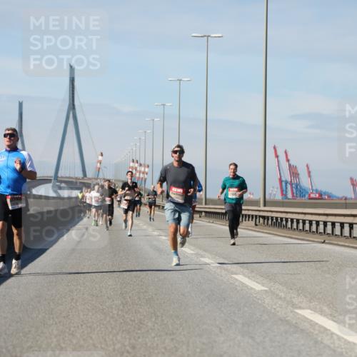03.10.2025 - Köhlbrandbrückenlauf Yannick Fuchs http://msf.ph/oto/9185881 03.10.2025 11:43:50 Position 3  meine-sportfotos.de