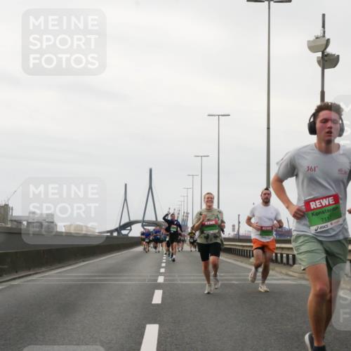 03.10.2025 - Köhlbrandbrückenlauf Matties Gatica Varas http://msf.ph/oto/9185894 03.10.2025 15:44:05 Position 3 361, 7117 meine-sportfotos.de