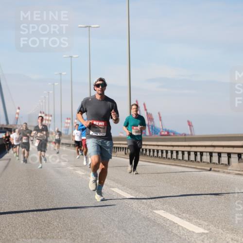 03.10.2025 - Köhlbrandbrückenlauf Yannick Fuchs http://msf.ph/oto/9185900 03.10.2025 11:43:52 Position 3 6391 meine-sportfotos.de