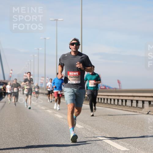 03.10.2025 - Köhlbrandbrückenlauf Yannick Fuchs http://msf.ph/oto/9185910 03.10.2025 11:43:53 Position 3 6391 meine-sportfotos.de
